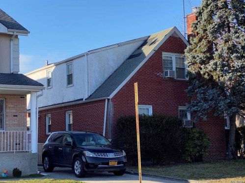 222 Cypress St, Floral Park, NY 11001-3648