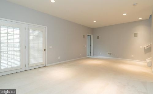 15017 Danube Way, Haymarket VA  20169-3321 exterior