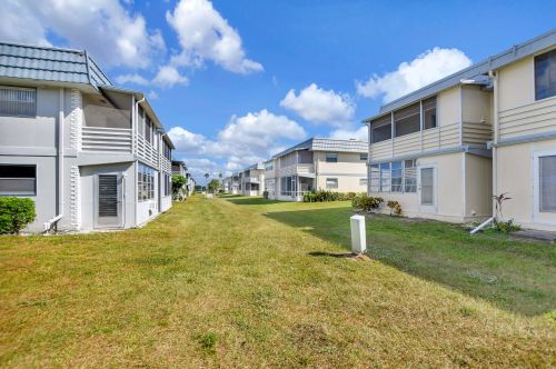 357 Brittany H, Delray Beach FL  33446-1124 exterior