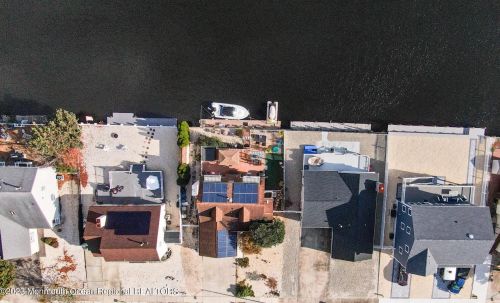 106 Moorage Ave, Berkeley Township NJ  08721-1879 exterior