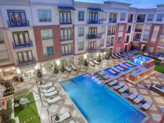 2990 Blackburn St, Dallas TX  75204-3111 exterior