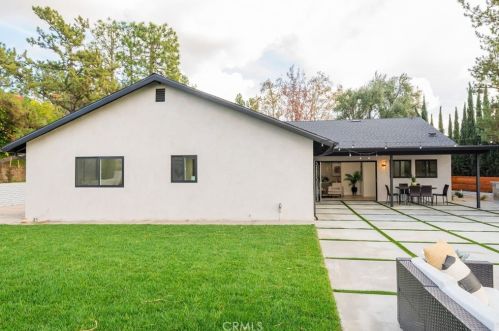 3811 Karen Lynn Dr, Glendale CA  91206-1219 exterior