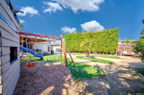 1740 Hickory Ave, Torrance CA 90503-7219 exterior