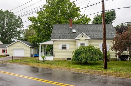 88 High St, Somersworth, NH 03878-2343