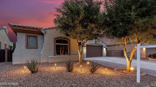 7953 Coltrane Ln, Tucson, AZ 85743-7330