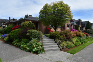 7756 32nd Ave, Seattle, WA 98118-4002
