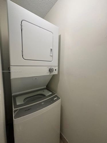 1209 17th Ave, Hollywood FL  33020-3613 exterior