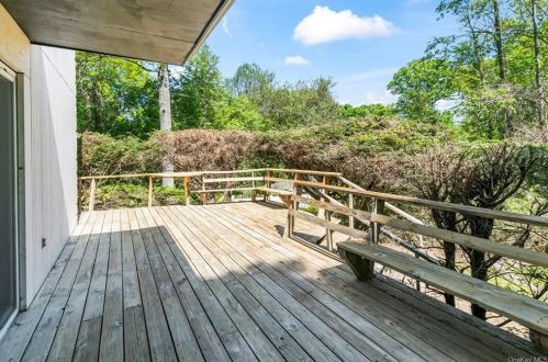 39 Lakeview Dr, Whaley Lake NY  12531-5532 exterior