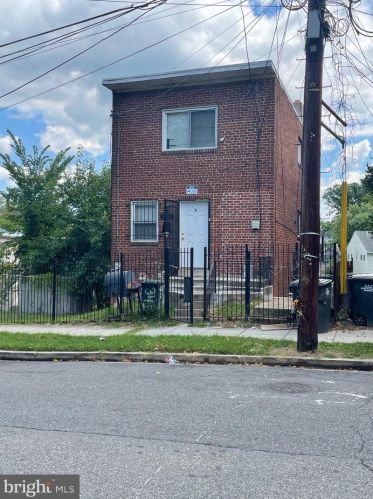 341 54th St, Washington, DC 20019-6629