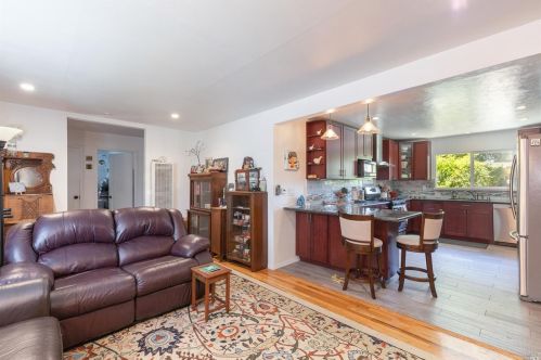 649 Southwood Dr, Santa Rosa, CA 95407-7490