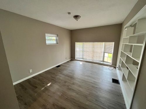 24 Beverly Pl, Florence KY  41042-1702 exterior