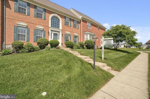 35 Beallair Square Dr, Charles Town, WV 25414-4956