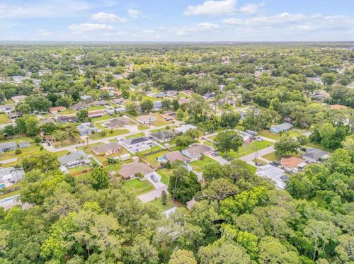 2819 Silver Palm Dr, Edgewater FL 32141-5501 exterior