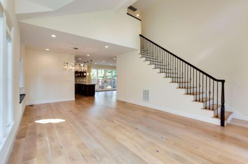 750 Arastradero Rd, Palo Alto CA  94306-3827 exterior