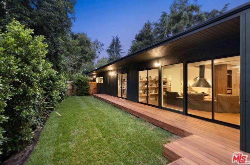 5457 La Forest Dr, La Canada CA  91011-1341 exterior