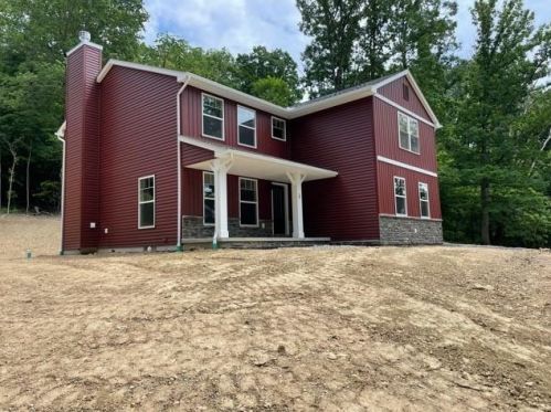 10 Everly Ln, Imperial, PA 15126-9136