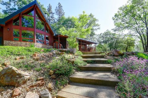 19875 Home Pl, Grass Valley, CA 95945-8827