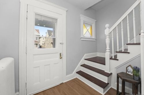 219 6th St, Bridgeport CT  06607-1046 exterior