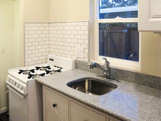 542 Mountain View Ave, Mountain View CA  94041-1941 exterior
