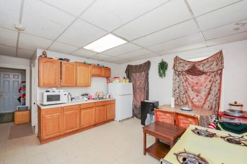 9 Lund St, Worcester MA  01607-1117 exterior