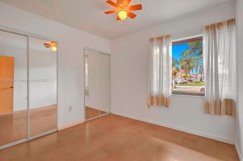 7692 Oakmont Cir, Hialeah FL  33015-2046 exterior