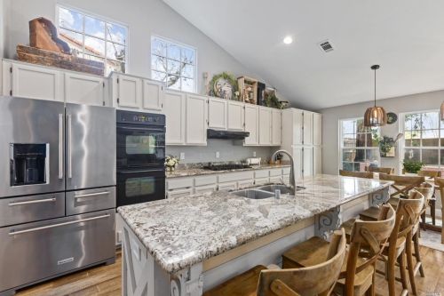 424 Stanford St, Vacaville CA  95687-4653 exterior