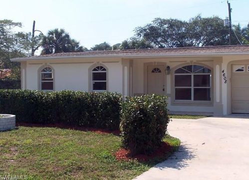 4608 Normandy Dr, Naples, FL 34112-6790