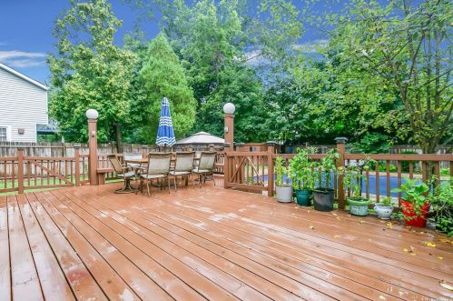 12 Prospect Dr, Huntington Station NY 11746-2920 exterior