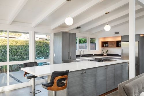 3014 Shipway Ave, Long Beach CA  90808-4327 exterior
