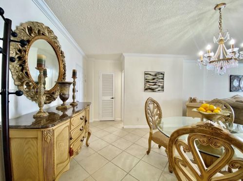 2501 22nd St, Hollywood FL  33019 exterior