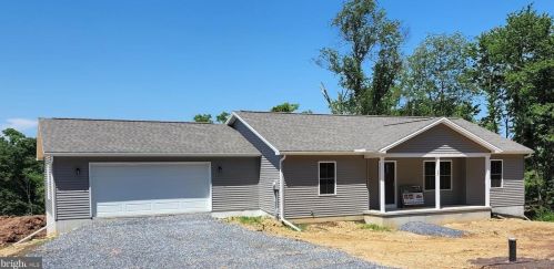405 Burn Hill Rd, Shermansdale, PA 17090-8907