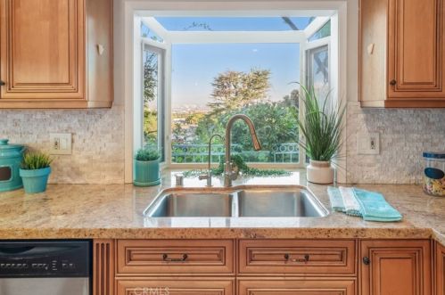 2105 Velez Dr, Rancho Palos Verdes CA  90275-1427 exterior