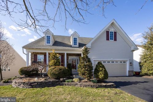 203 Masters Dr, Pottstown, PA 19464-3527