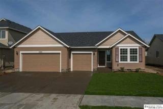 3250 Oxford St, Woodburn, OR 97071-4561