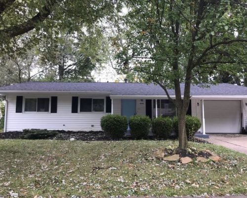 1033 Oakwood Dr, Vermilion, OH 44089-1149