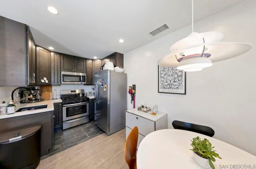 5702 Bakewell St, San Diego CA 92117-4044 exterior