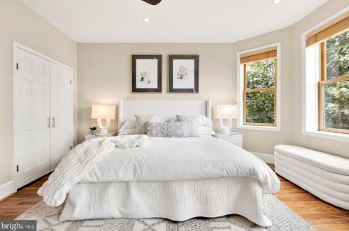 415 10 St, Washington DC 20003-2133 exterior