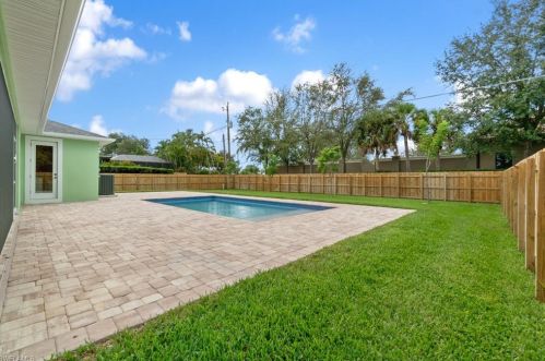 28124 Sunset Dr, Bonita Springs FL  34134-7503 exterior