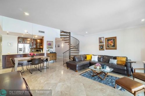 8288 Dundee Ter, Hialeah FL  33016-1405 exterior