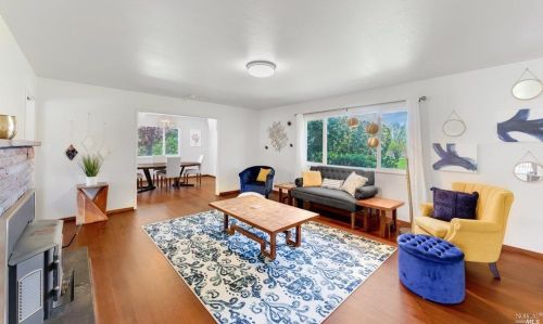 5625 Henning Rd, Sebastopol CA  95472-6332 exterior