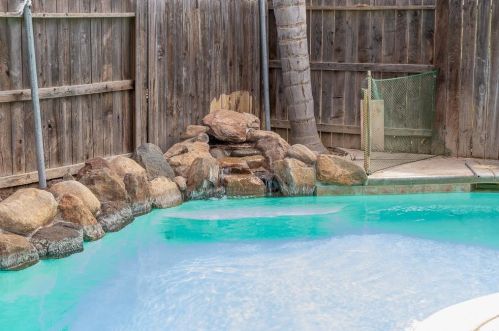 1362 Alpine Creek Dr, Grayson CA  95363-8838 exterior