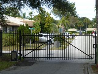 1116 Alicante Ave, Orlando, FL 32807-3051