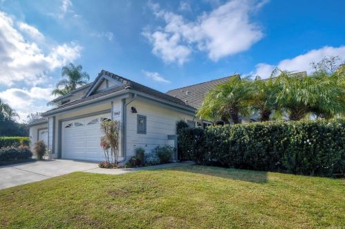 1947 Spyglass Cir, Vista, CA 92081-8956