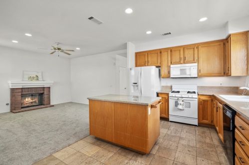 7 Villa Valtelena, Lake Elsinore CA  92532-0110 exterior