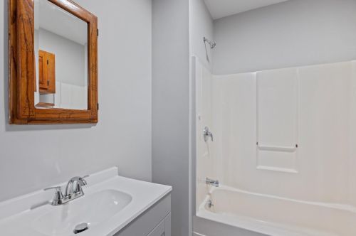 12 Barry Highlands Rd, Danbury NH  03230-4700 exterior