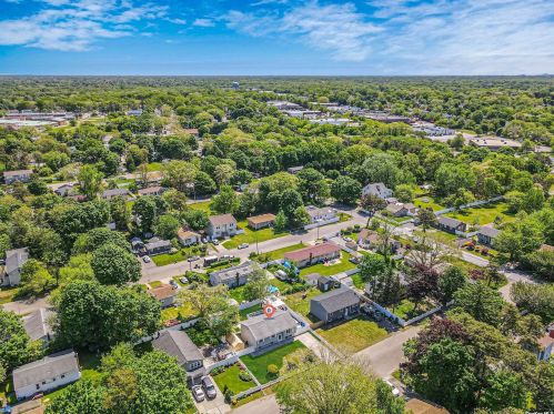 15 29th St, Wheatley Heights NY  11798-3713 exterior