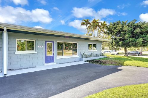 204 1st St, Boynton Beach FL  33435-3809 exterior