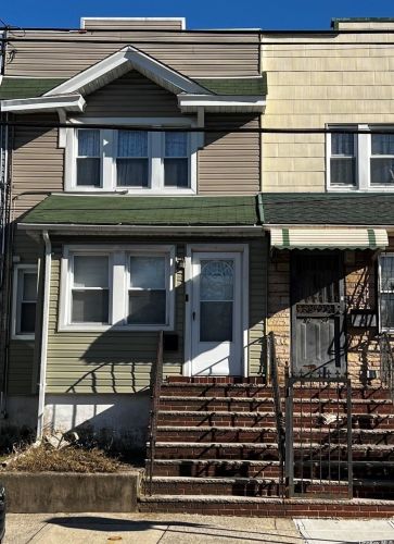 92-49 75th St, Jamaica, NY 11421-1049