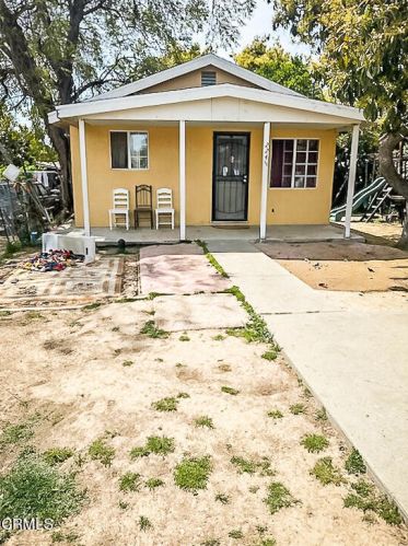 224 Ojai St, Santa Paula, CA 93060-3780