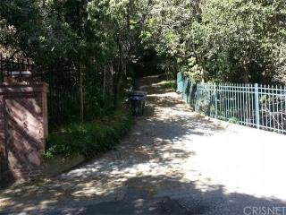 855 Holly Vista Dr, Pasadena CA  91105-1219 exterior